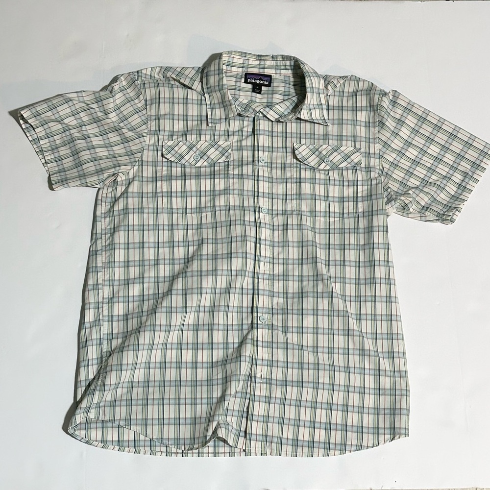 Patagonia Men’s Size Medium White Plaid Short Sleeve Go To Shirt -Organic Cotton